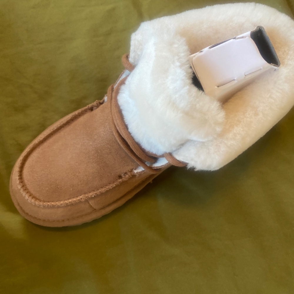 UGG Boots - Picture 3 of 7